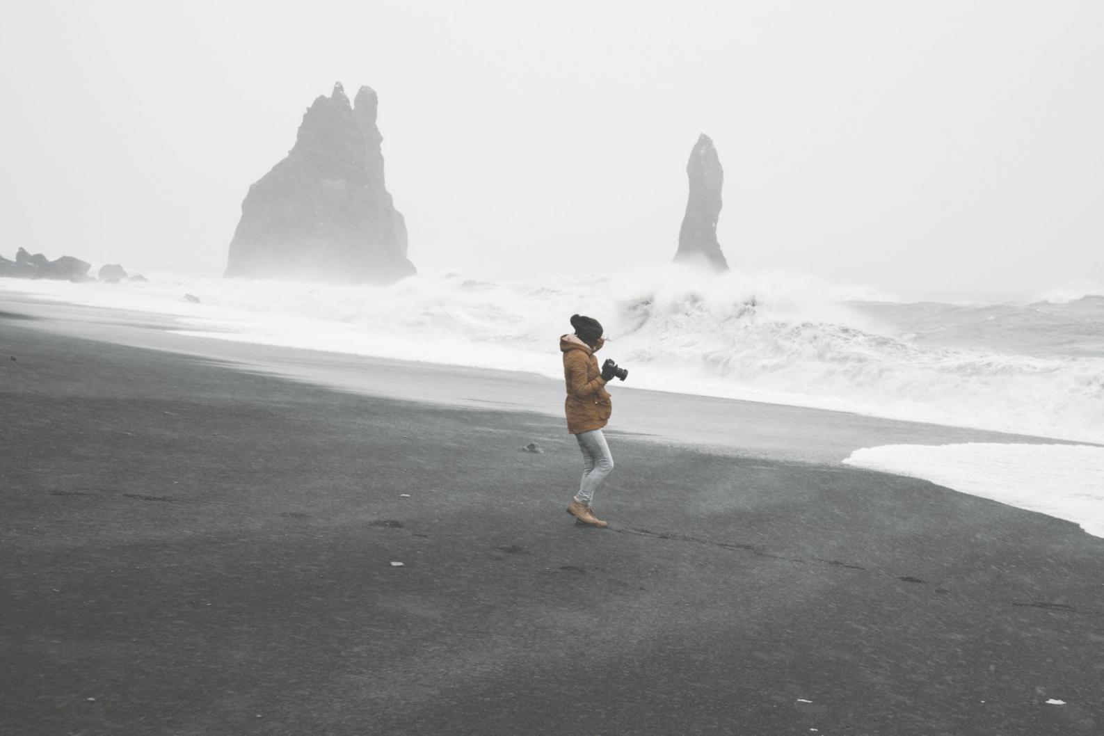 Vista notturna di Roma con illuminazione urbana artistica